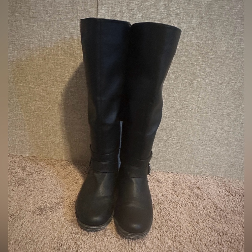 Black boots